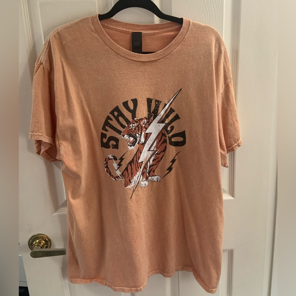 Stay wild graphic t shirt